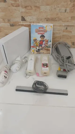 Consola Wii + 4 Mandos + 2 Juegos