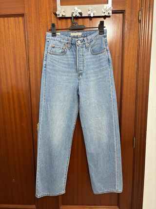 Vaqueros Levi's Ribcage Straight talla 27