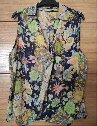 Blusa de Pull&Bear (Talla M).