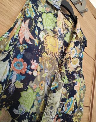 Blusa de Pull&Bear (Talla M).