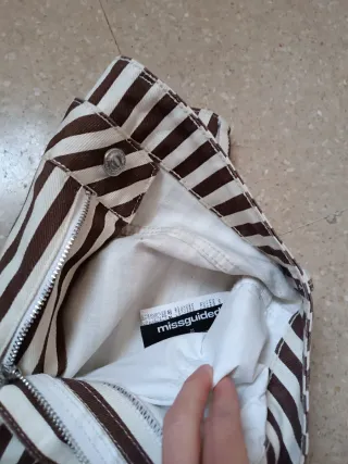 Pantalón de rayas beige y marrón Talla S