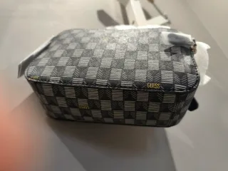 Bandolera Guess Nueva con etiquetas