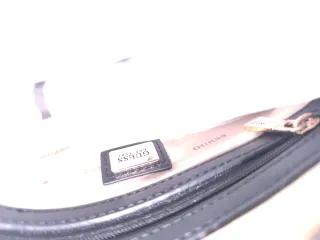 Bandolera Guess Nueva con etiquetas