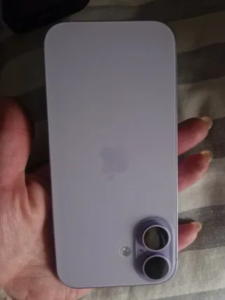 iPhone 17 Viola