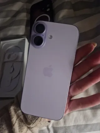 iPhone 17 Viola