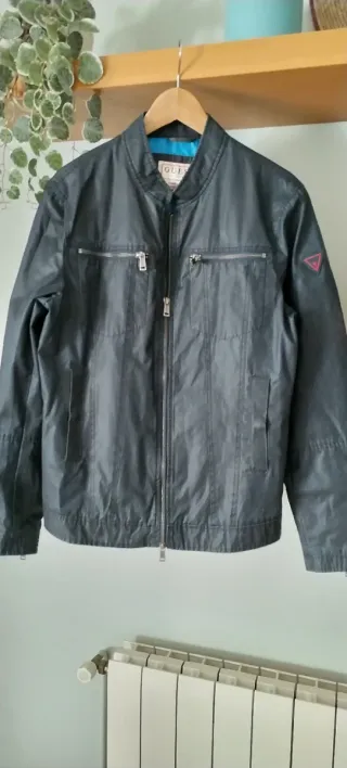 Chaqueta Guess, estilo Biker Negra/Gris