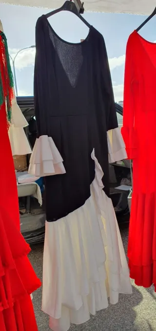 Traje Flamenca Negro y Blanco