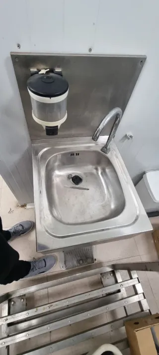 Lavamanos de Acero Inoxidable con Pedal