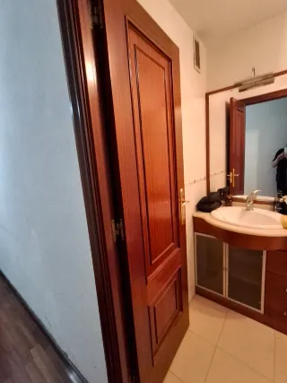 Puerta madera maciza