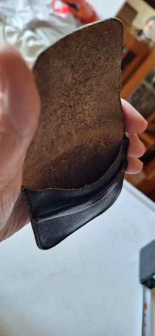 Monedero de cuero negro vintage