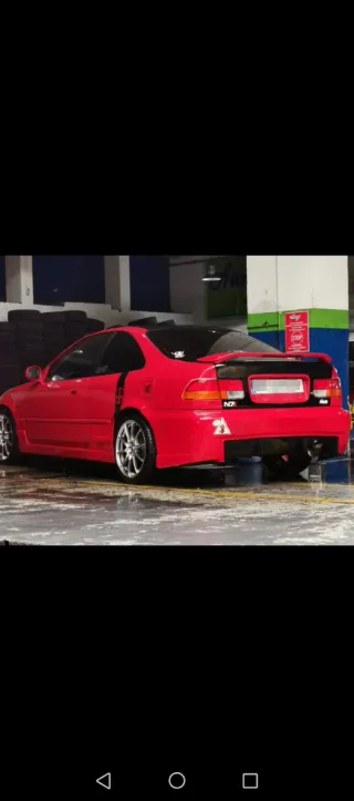 Vendo parachoques delantero y trasero en fibra