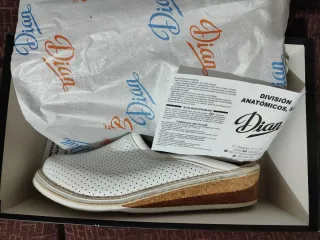 Zuecos Anatómicos Dian Blancos.