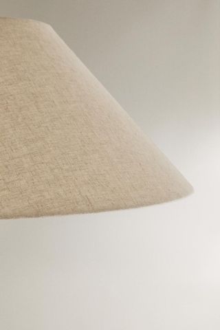 Lámpara de pie metal y tela beige