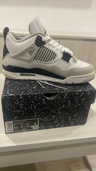Jordan 4 Military Black Talla 40