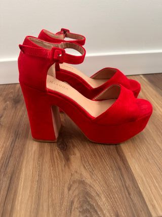 Tacones rojos plataforma