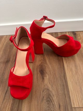 Tacones rojos plataforma
