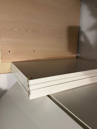 Mueble blanco de madera