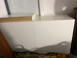 Mueble blanco de madera