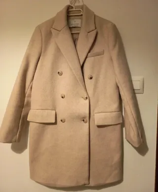 Abrigo Stradivarius Beige Talla M