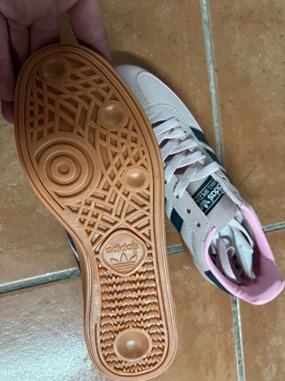 Zapatillas Adidas Spezial rosas y azul marino