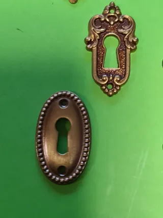 Lote embellecedores cerraduras muebles vintage