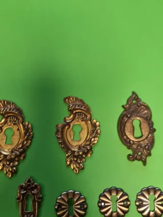 Lote embellecedores cerraduras muebles vintage