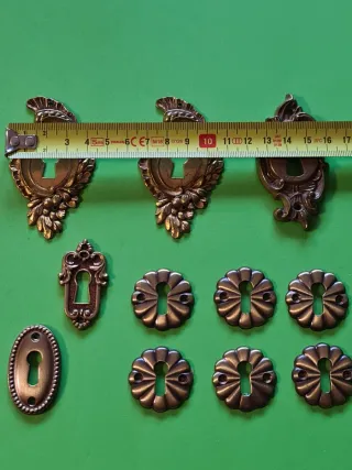 Lote embellecedores cerraduras muebles vintage