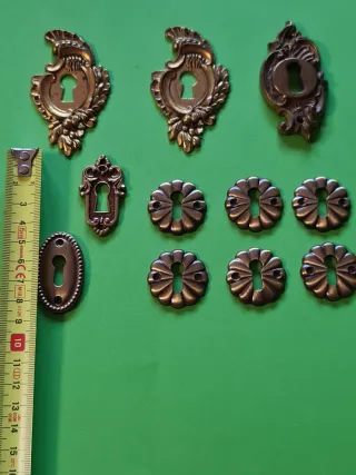 Lote embellecedores cerraduras muebles vintage