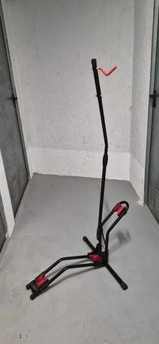 Soporte Bicicleta Vertical Negro/Rojo