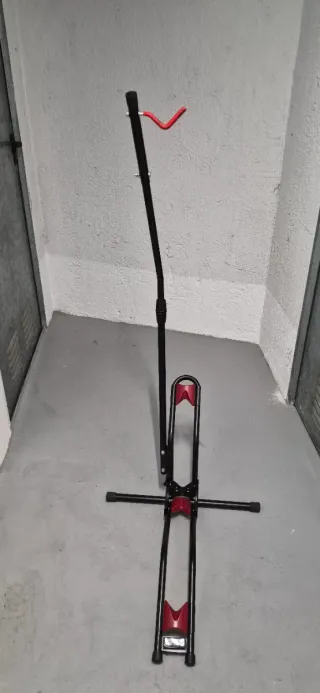 Soporte Bicicleta Vertical Negro/Rojo