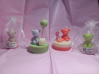 Vela Rosa Figura Niña con Flores