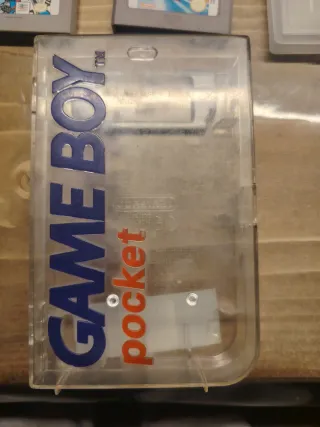 Gameboy pocket + 6 giochi + accessori.