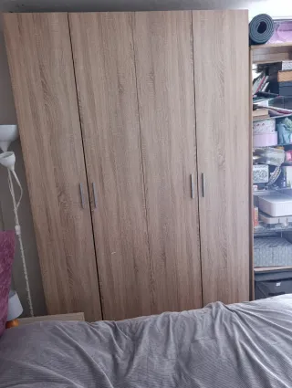 Armario de dormitorio madera y cristal