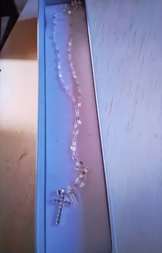 Collar de plata con cruz