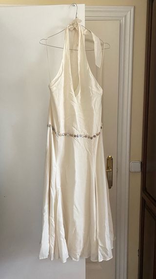 Vestido halter blanco con abalorios