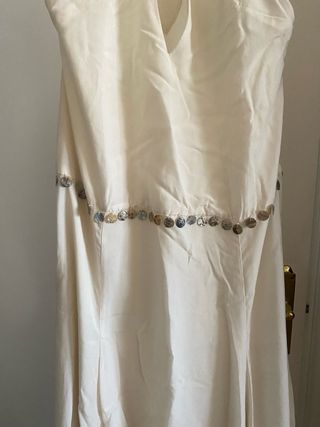 Vestido halter blanco con abalorios