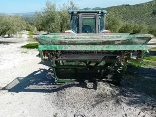 Criba de aceitunas con torre