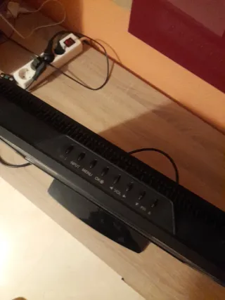 TV LG 22" color negro