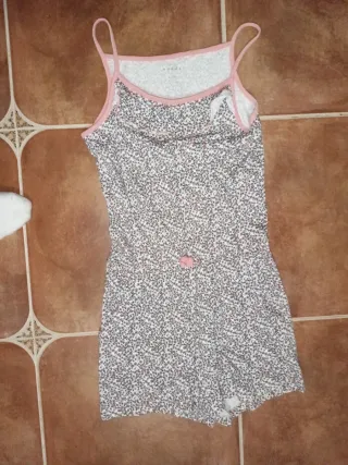 Mono corto floral con tirantes