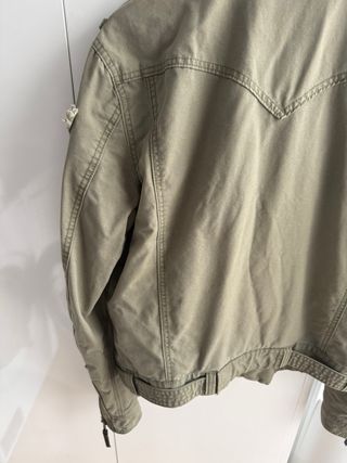 Chaqueta Levi's verde militar