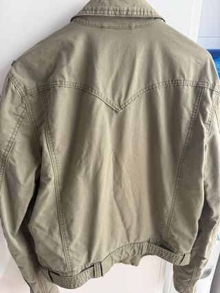 Chaqueta Levi's verde militar