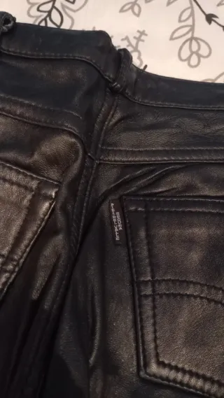 Pantalón de piel unisex