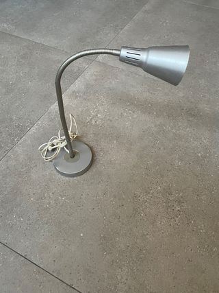 Lámpara de escritorio flexible