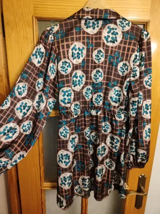 Vestido cruzado con cinturón talla L