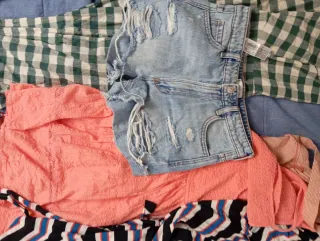 Lote 26 prendas: monos y otros