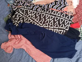 Lote 26 prendas: monos y otros