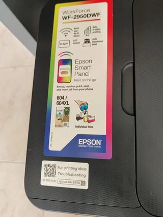Impresora Epson WF-2950 con cartuchos nuevos