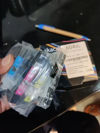 Impresora Epson WF-2950 con cartuchos nuevos