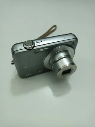 Casio Digital Camera Exilim EX-Z29 10.1MP Completa