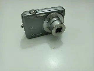 Casio Digital Camera Exilim EX-Z29 10.1MP Completa